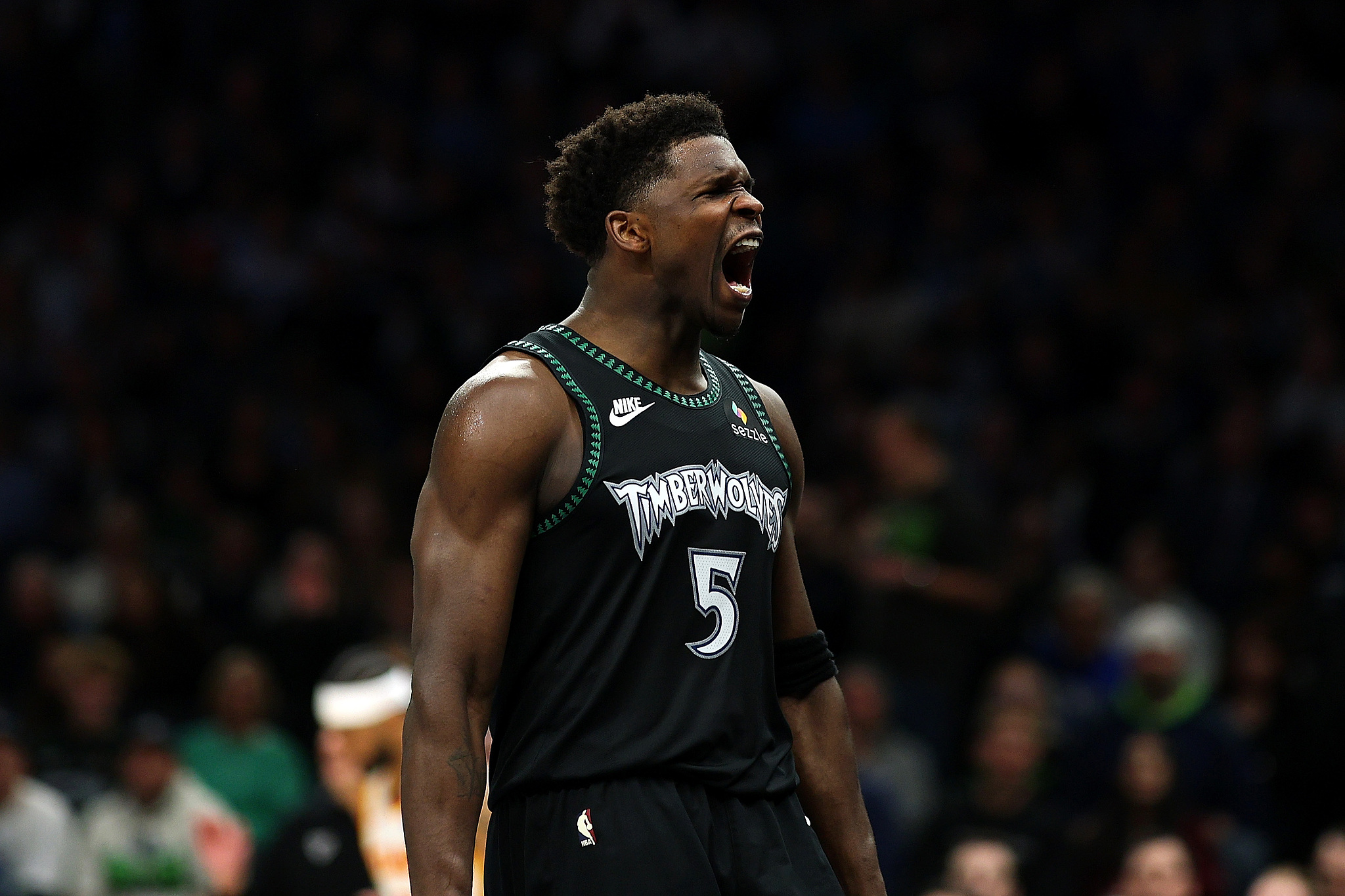 五大联赛直播-爱德华兹30+6+6麦科勒姆空砍38分 森林狼大胜老鹰