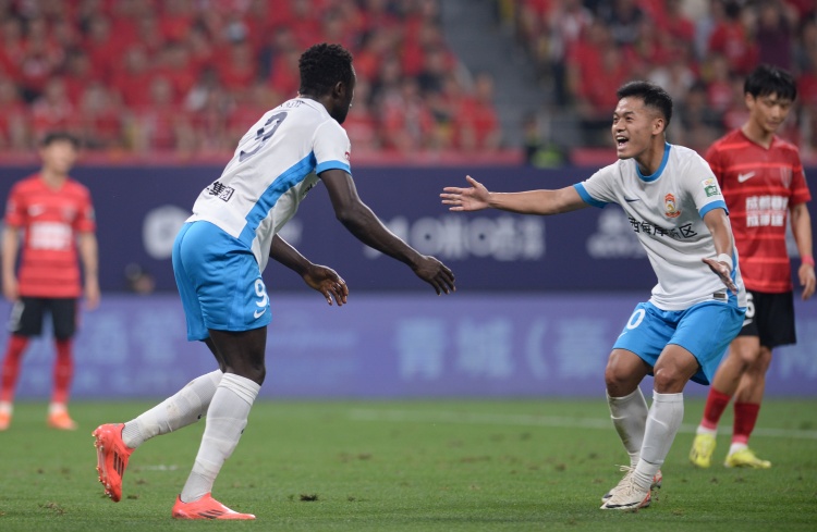 电竞直播-德转显示西海岸引进阿齐兹转会费34万欧，双方签约至2027年底